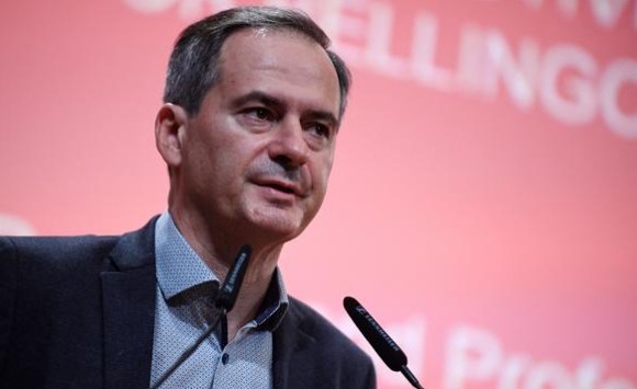 Остри реакции в защита на журналиста Христо Грозев след като